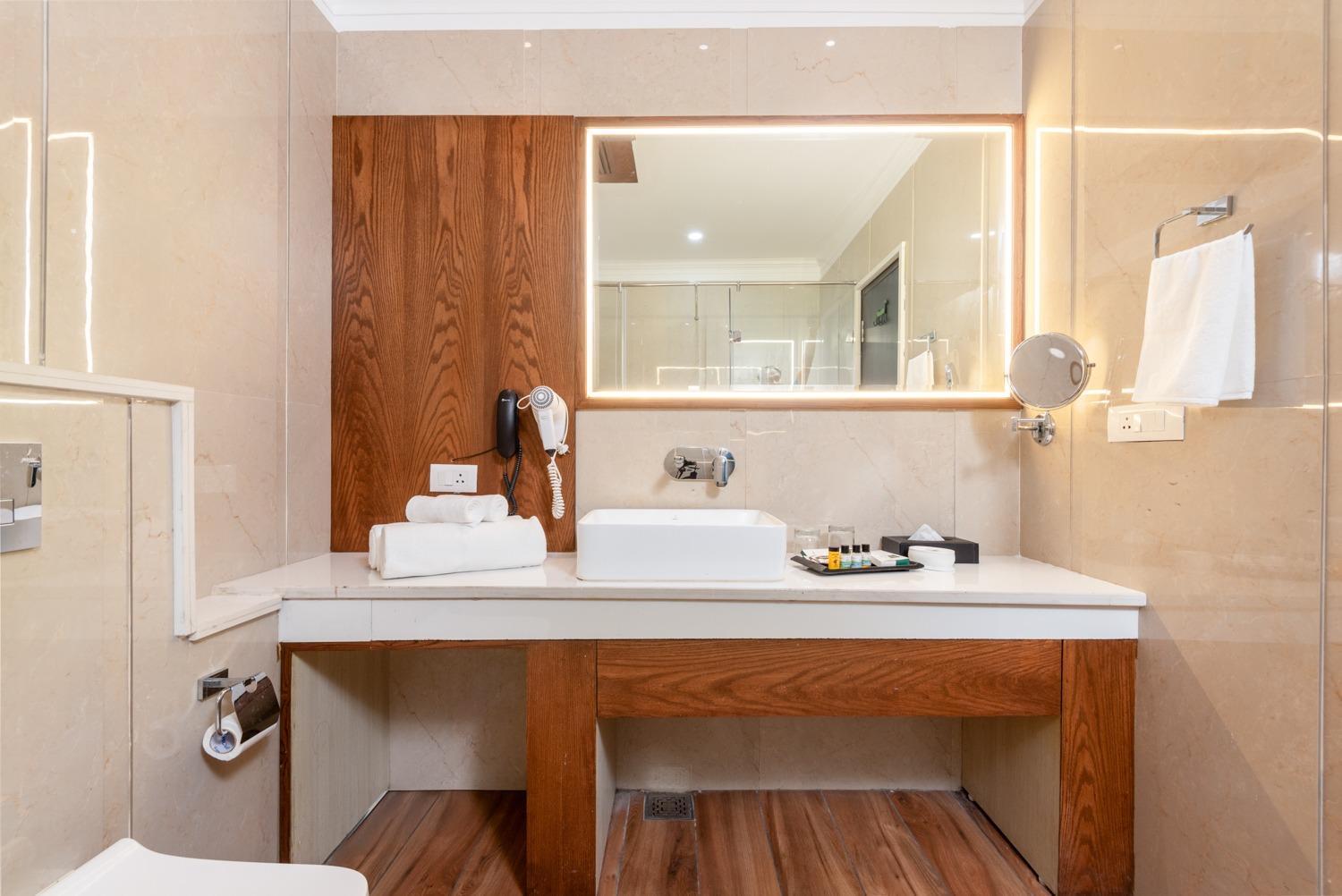 Quality Inn By Lawrence Hotels Dharamshala Exteriör bild
