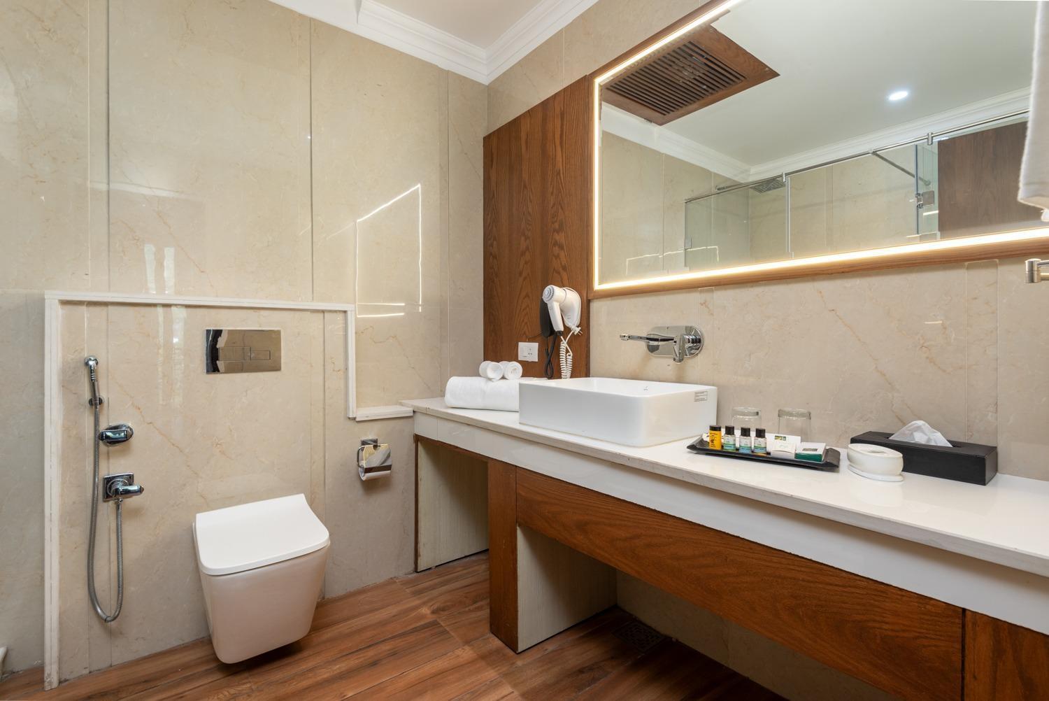 Quality Inn By Lawrence Hotels Dharamshala Exteriör bild